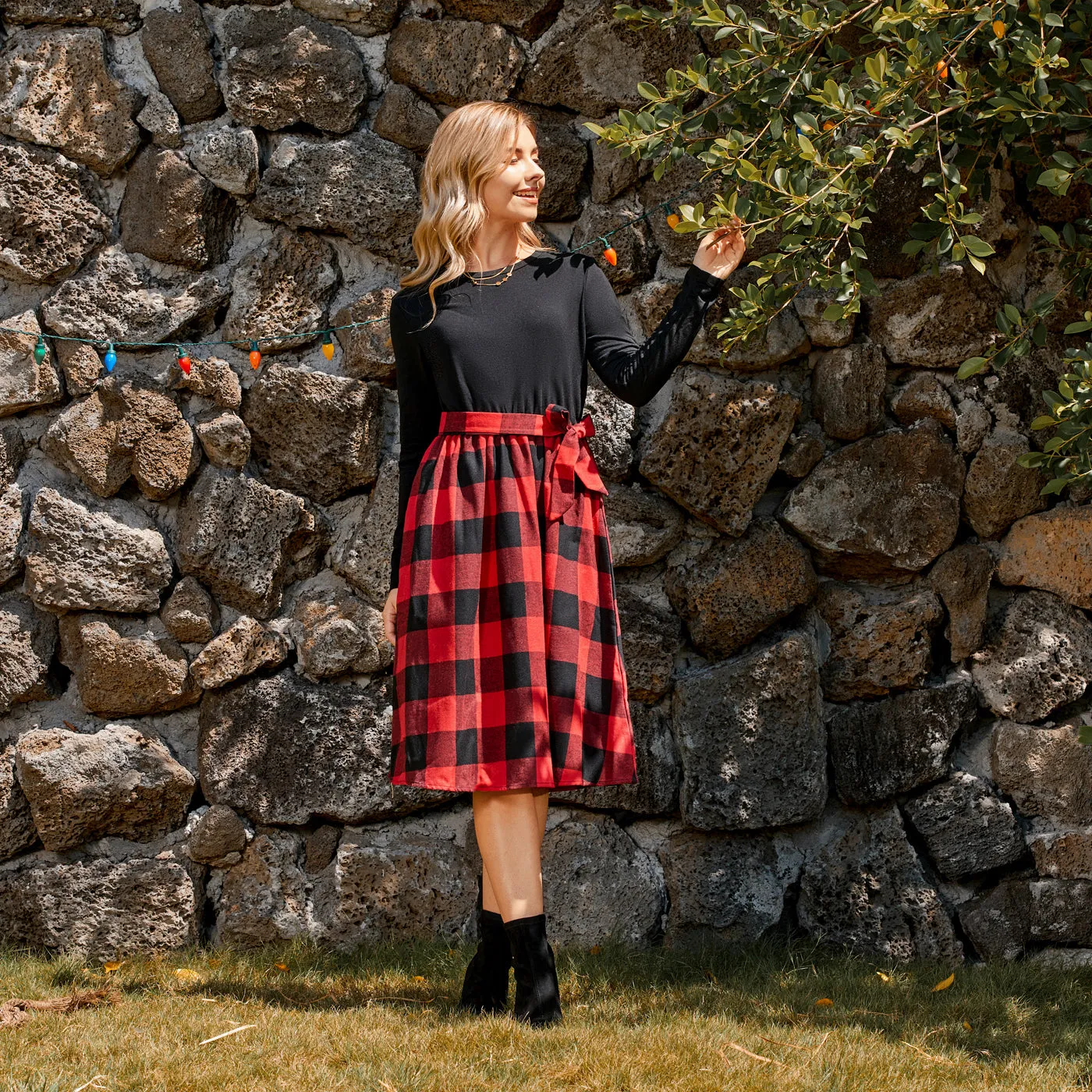 Family Matching Red Plaid Shirts and Black Long-Sleeve Splicing Red Plaid Dresses Sets